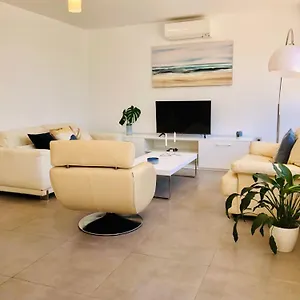 siriana-suites.1costadelsol.com/